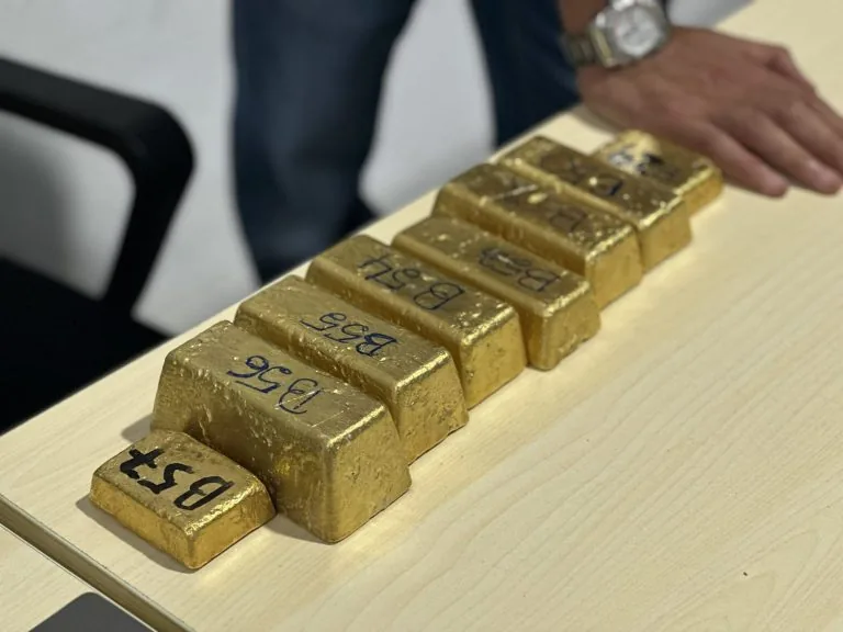 Serialized doré bars marked for lot tracking